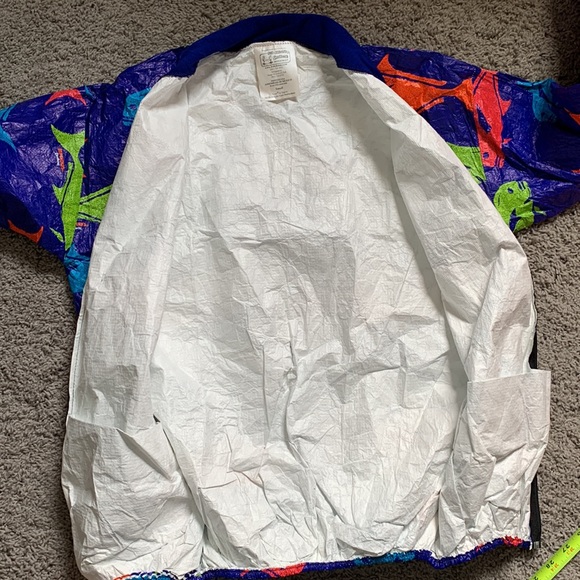 Bob Chinn’s Crabhouse Tyvek Fish Jacket - Picture 8 of 9